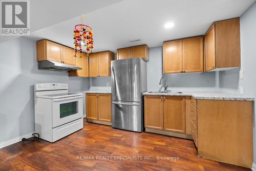 14 Fontaine Court, Brampton, ON - Indoor Photo Showing Kitchen With Double Sink