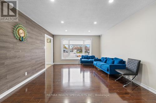 14 Fontaine Court, Brampton, ON - Indoor