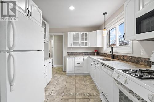 14 Fontaine Court, Brampton, ON - Indoor Photo Showing Kitchen With Double Sink