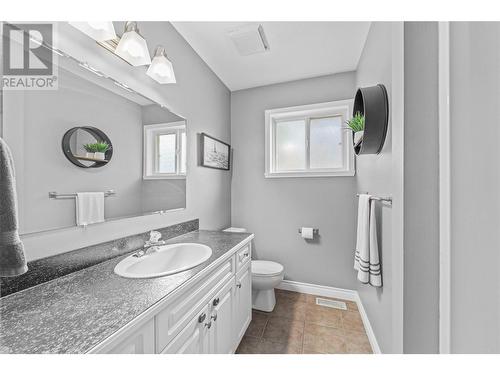 1186 Currie Avenue, Chase, BC - Indoor Photo Showing Bathroom