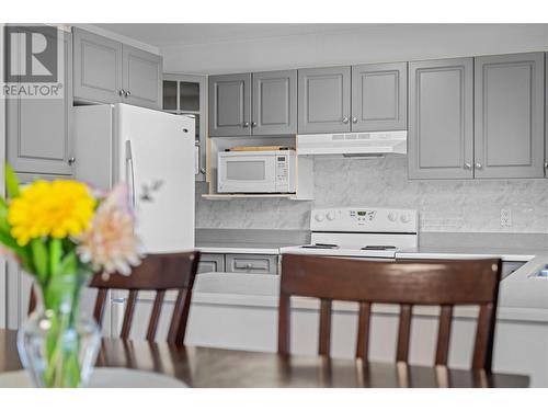 1186 Currie Avenue, Chase, BC - Indoor Photo Showing Kitchen