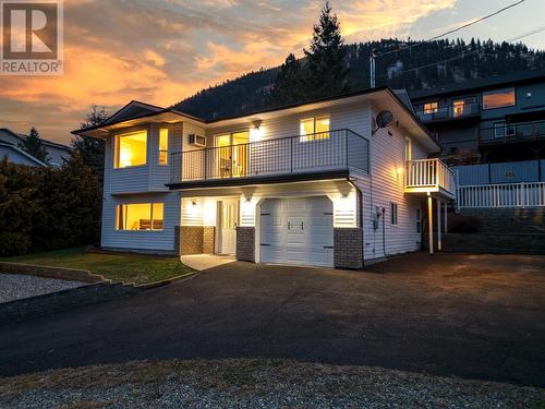 1186 Currie Avenue, Chase, BC - Outdoor With Deck Patio Veranda