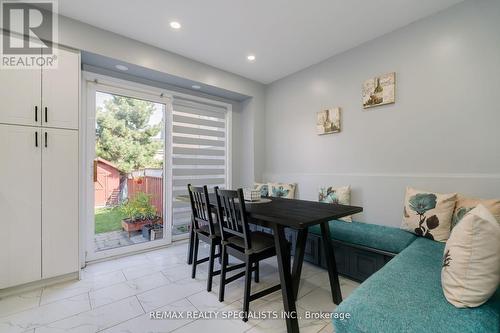 1609 Avonmore Square, Pickering, ON - Indoor Photo Showing Dining Room