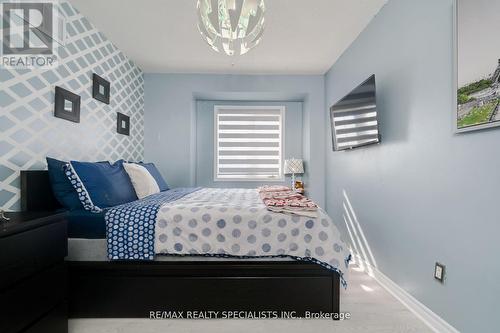 1609 Avonmore Square, Pickering, ON - Indoor Photo Showing Bedroom