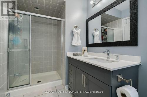 1609 Avonmore Square, Pickering, ON - Indoor Photo Showing Bathroom