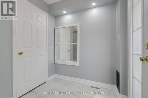 1609 Avonmore Square, Pickering, ON - Indoor Photo Showing Other Room