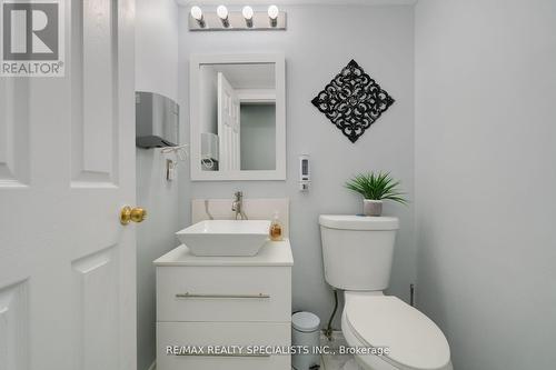 1609 Avonmore Square, Pickering, ON - Indoor Photo Showing Bathroom