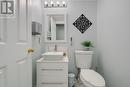 1609 Avonmore Square, Pickering, ON  - Indoor Photo Showing Bathroom 