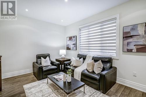 157 Klein Mills Road, Vaughan, ON - Indoor Photo Showing Living Room