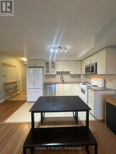 311 - 75 Norman Bethune Avenue, Richmond Hill, ON - Indoor Photo Showing Kitchen With Double Sink