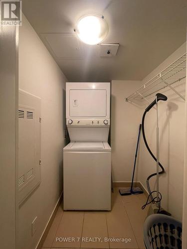 311 - 75 Norman Bethune Avenue, Richmond Hill, ON - Indoor Photo Showing Laundry Room