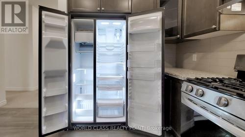 25 Doug Foulds Way E, Brant, ON - Indoor Photo Showing Kitchen With Upgraded Kitchen