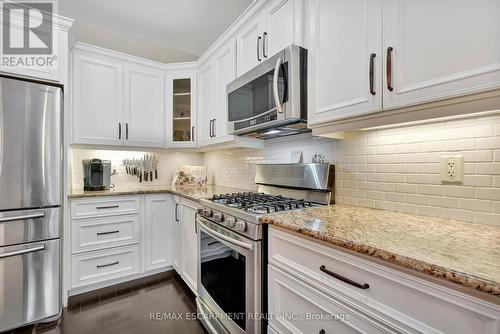 35 Viking Lane, Norfolk, ON - Indoor Photo Showing Kitchen With Upgraded Kitchen