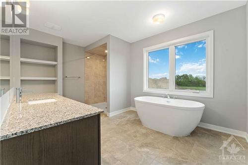 667 Fenwick Way, Ottawa, ON - Indoor Photo Showing Bathroom