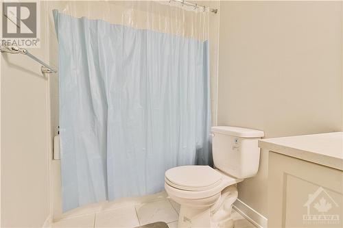 Bathroom - 36 Limnos Lane, Ottawa, ON - Indoor Photo Showing Bathroom