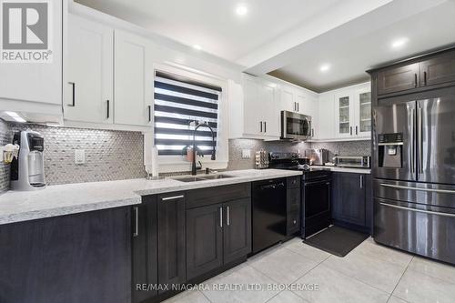 52 Ghent Street, St. Catharines (442 - Vine/Linwell), ON - Indoor Photo Showing Kitchen With Double Sink With Upgraded Kitchen