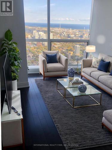 6805 - 388 Yonge Street, Toronto, ON - Indoor Photo Showing Living Room