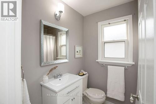 Main - 551 Barnaby Street, Hamilton, ON - Indoor Photo Showing Bathroom