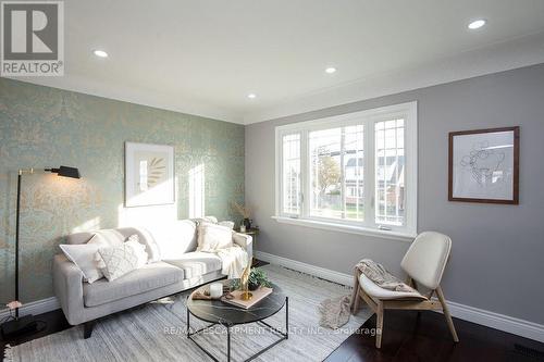 Main - 551 Barnaby Street, Hamilton, ON - Indoor Photo Showing Living Room