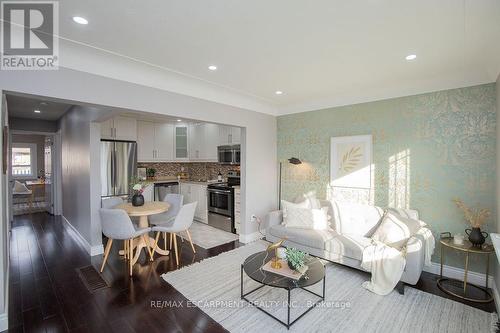 Main - 551 Barnaby Street, Hamilton, ON - Indoor Photo Showing Living Room