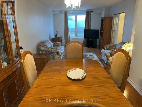 57 - 39 Lexington Avenue, Toronto, ON - Indoor Photo Showing Dining Room