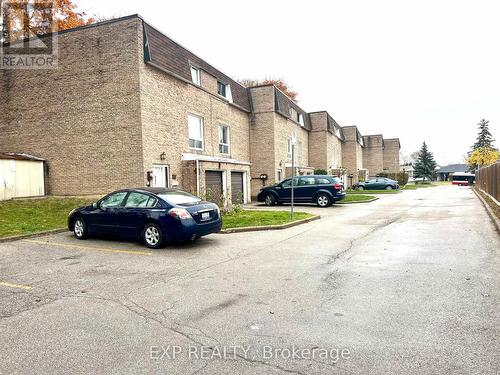 57 - 39 Lexington Avenue, Toronto, ON - Outdoor