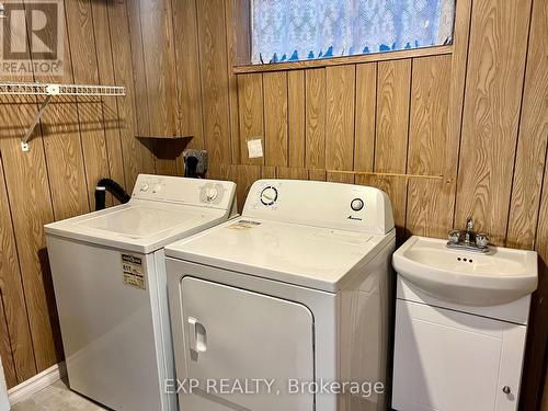 57 - 39 Lexington Avenue, Toronto, ON - Indoor Photo Showing Laundry Room