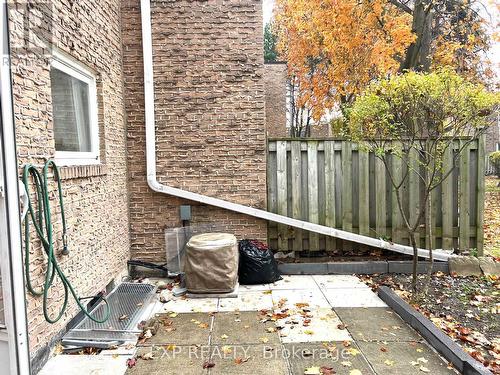 57 - 39 Lexington Avenue, Toronto, ON - Outdoor