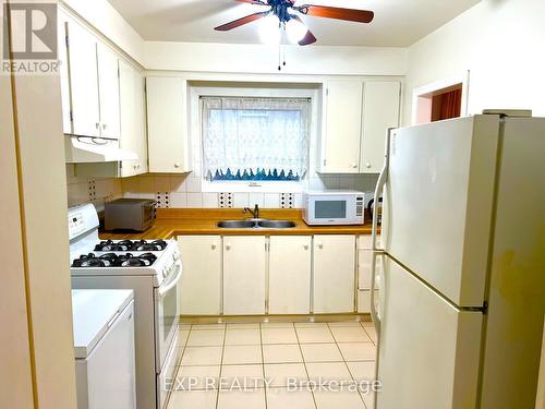 57 - 39 Lexington Avenue, Toronto, ON - Indoor Photo Showing Kitchen With Double Sink