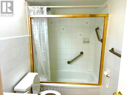 57 - 39 Lexington Avenue, Toronto, ON - Indoor Photo Showing Bathroom