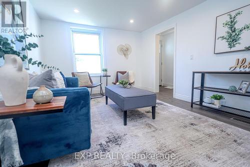 196 Graham Street, Woodstock, ON - Indoor Photo Showing Living Room