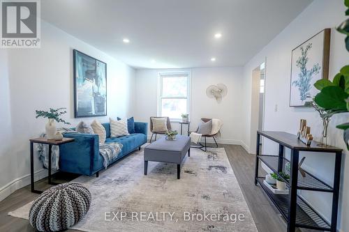 196 Graham Street, Woodstock, ON - Indoor Photo Showing Living Room