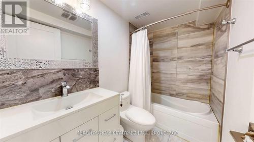 #1 & 2 - 31 Lynch Road, Toronto, ON - Indoor Photo Showing Bathroom