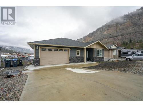 8752 Palmer Place, Summerland, BC - Outdoor