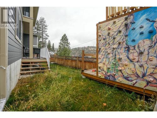 8752 Palmer Place, Summerland, BC - Outdoor