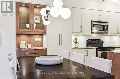 365B Roehampton Avenue, Toronto, ON - Indoor Photo Showing Kitchen