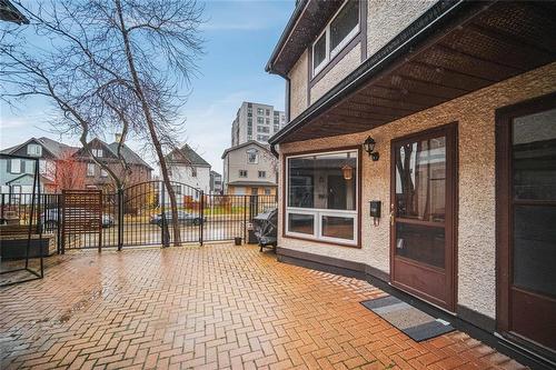 110 70 Maryland Street, Winnipeg, MB - Outdoor