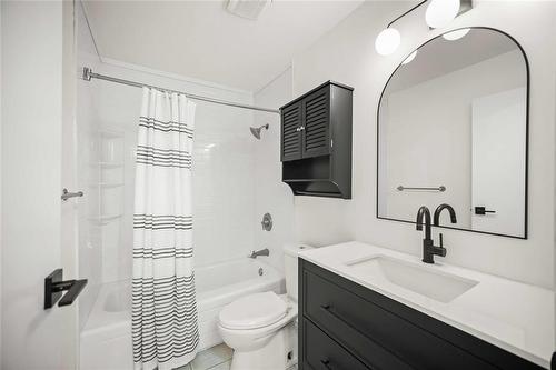 110 70 Maryland Street, Winnipeg, MB - Indoor Photo Showing Bathroom