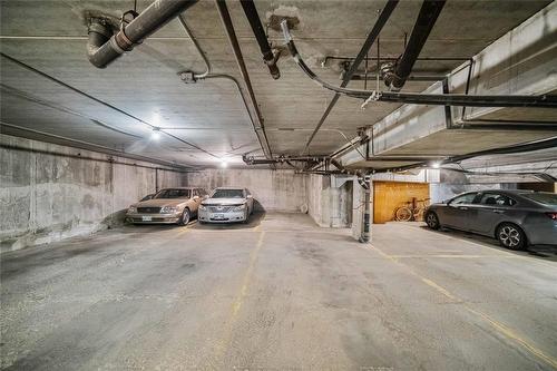 110 70 Maryland Street, Winnipeg, MB - Indoor Photo Showing Garage