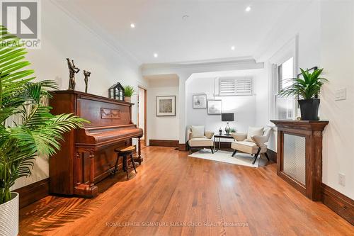 6 Lyall Avenue, Toronto, ON - Indoor