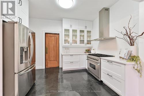 6 Lyall Avenue, Toronto, ON - Indoor Photo Showing Kitchen