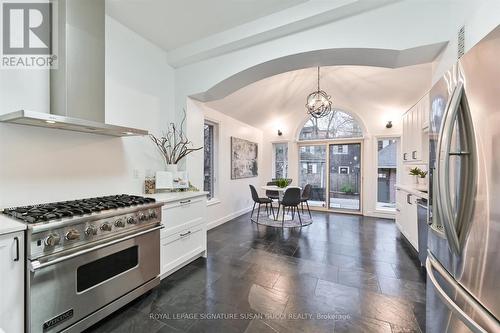 6 Lyall Avenue, Toronto, ON - Indoor Photo Showing Kitchen With Upgraded Kitchen