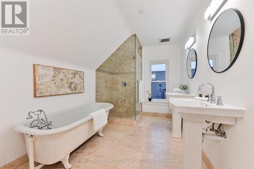 6 Lyall Avenue, Toronto, ON - Indoor Photo Showing Bathroom