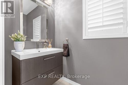 182 Binhaven Boulevard, Hamilton, ON - Indoor Photo Showing Bathroom