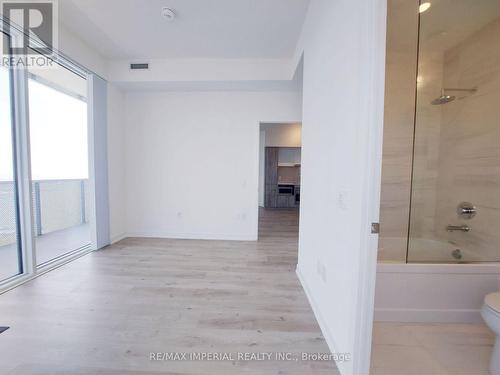 3303 - 138 Downes Street, Toronto, ON - Indoor Photo Showing Bathroom