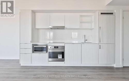 3303 - 138 Downes Street, Toronto, ON - Indoor Photo Showing Kitchen