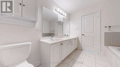 173 Badgerow Way, Aurora, ON - Indoor Photo Showing Bathroom