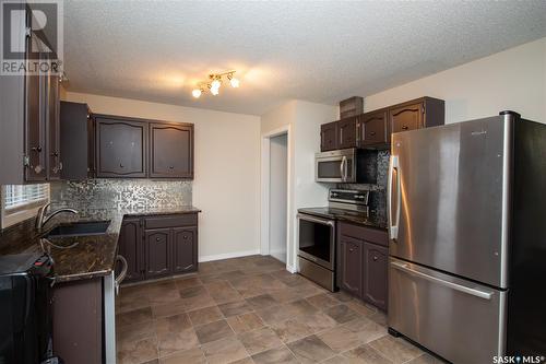 8908 Abbott Avenue, North Battleford, SK - Indoor Photo Showing Kitchen