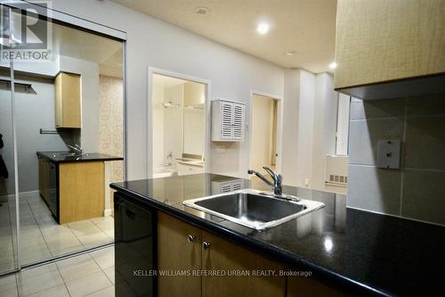 306 - 4978 Yonge Street, Toronto, ON - Indoor Photo Showing Kitchen