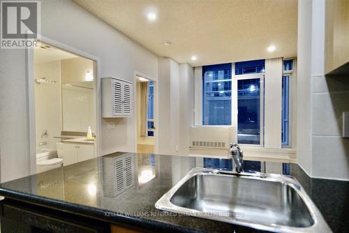 306 - 4978 Yonge Street, Toronto, ON - Indoor Photo Showing Kitchen